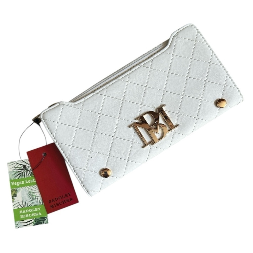 Badgley Mischka Long Cards Wallet NWT White & Gold Classic Quilted Design Slim